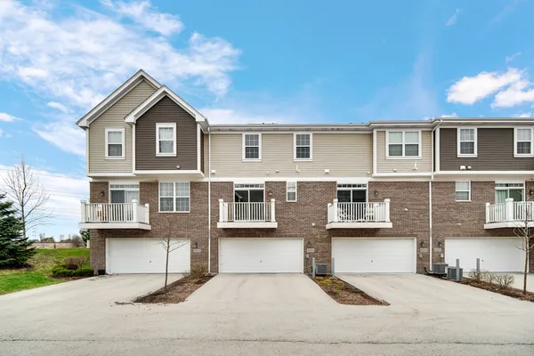 $2,850 | 4456 Monroe Court, Naperville, IL 60564