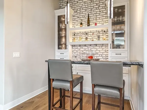 $1,875,000 | 8625 Westridge Court, Parkville, MO 64152