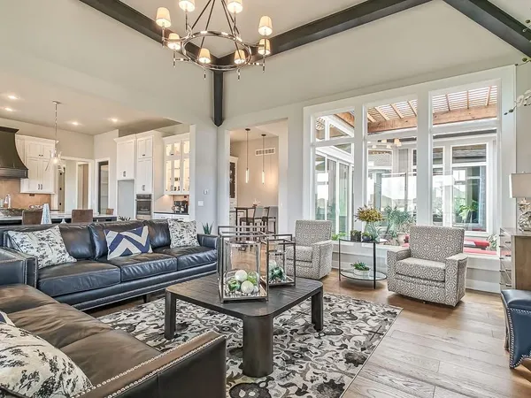 $1,875,000 | 8625 Westridge Court, Parkville, MO 64152