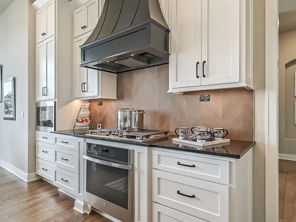$1,875,000 | 8625 Westridge Court, Parkville, MO 64152