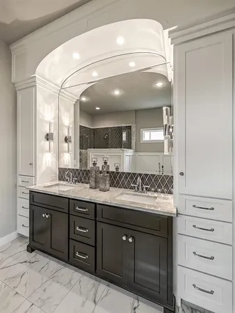 $1,875,000 | 8625 Westridge Court, Parkville, MO 64152