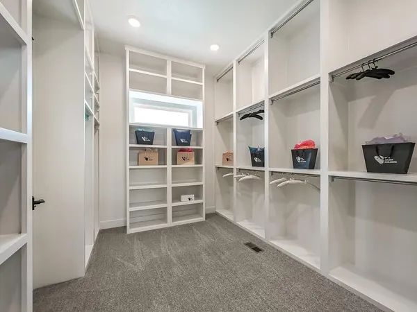 $1,875,000 | 8625 Westridge Court, Parkville, MO 64152