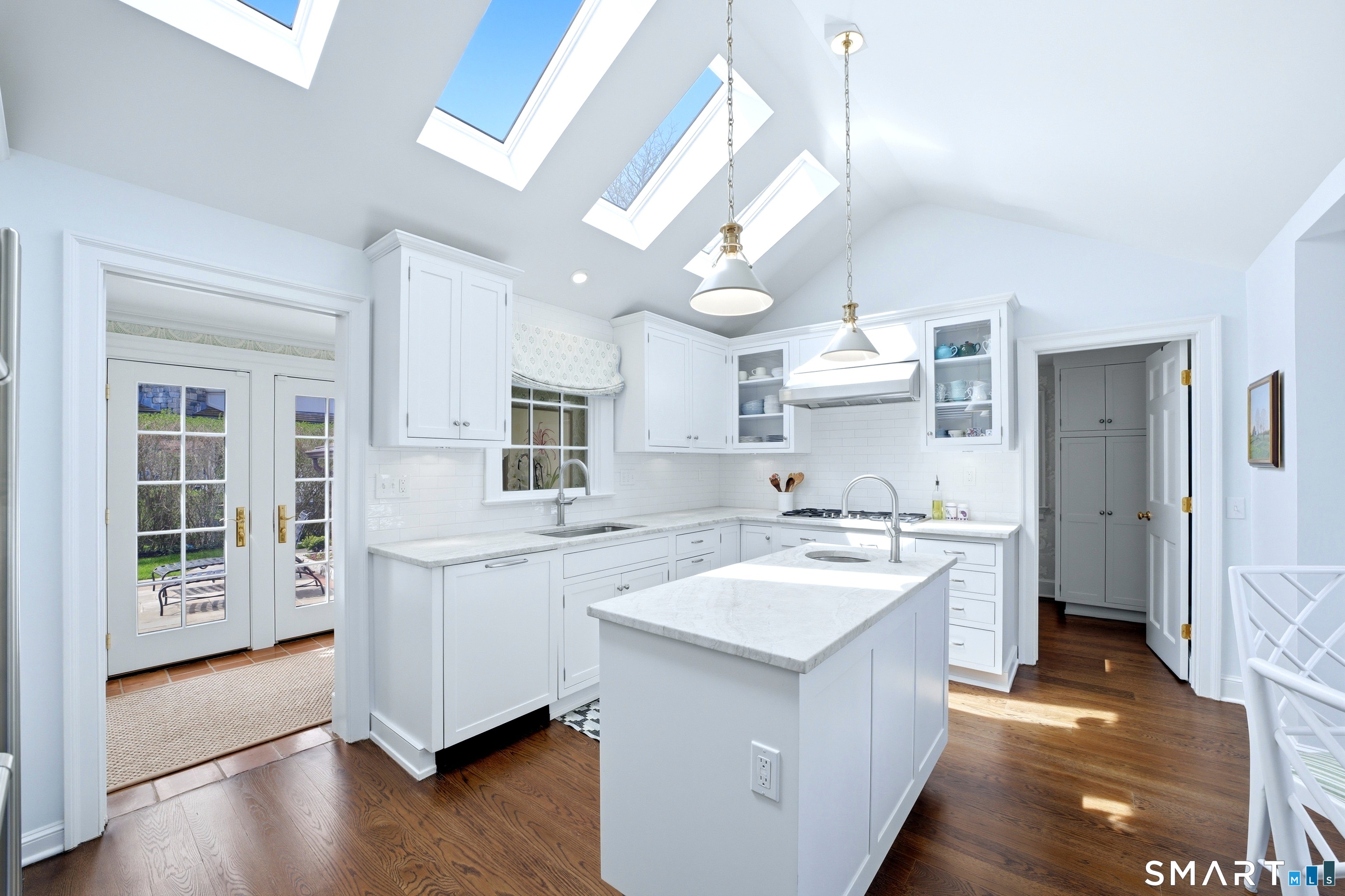 64 5 Mile River Road Darien, CT 06820 - Photo 18 of 40