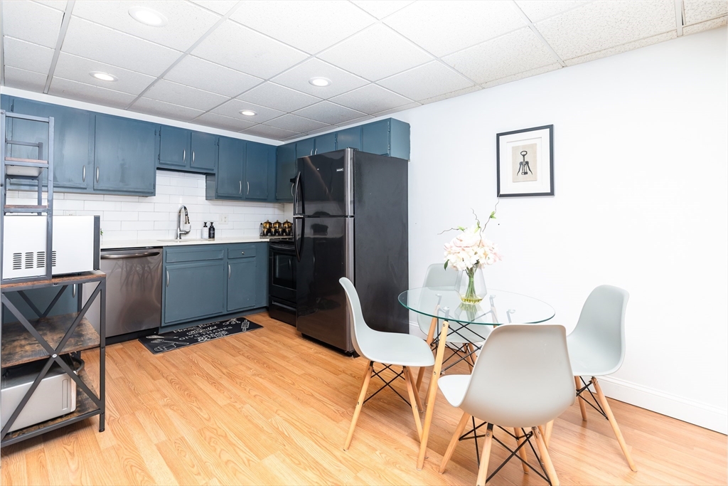 111 Foster Street, Unit 416 Peabody, MA 01960 - Photo 14 of 30