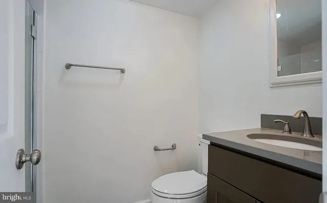 $2,500 | 5353 Columbia Pike, Unit 602, Arlington, VA 22204