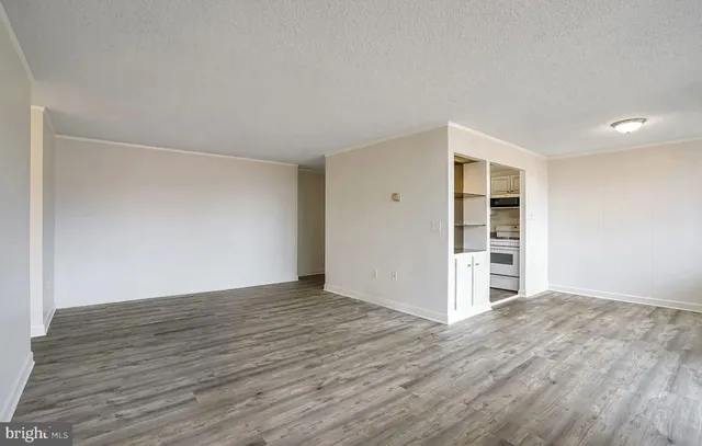 $2,500 | 5353 Columbia Pike, Unit 602, Arlington, VA 22204