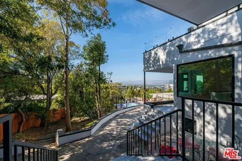 $2,595,000 | 3345 Wonder View Drive, Los Angeles, CA 90068