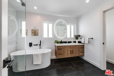 $2,595,000 | 3345 Wonder View Drive, Los Angeles, CA 90068