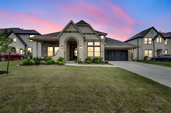 $490,000 | 922 Cardinal Drive, Midlothian, TX 76065
