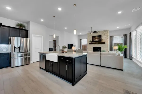 $490,000 | 922 Cardinal Drive, Midlothian, TX 76065