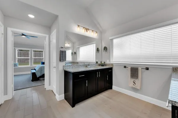 $490,000 | 922 Cardinal Drive, Midlothian, TX 76065