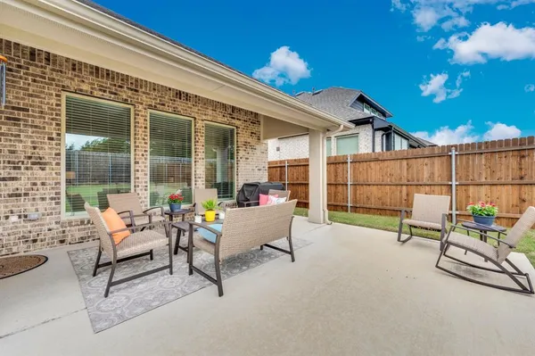 $490,000 | 922 Cardinal Drive, Midlothian, TX 76065