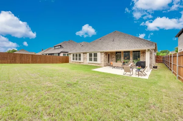$490,000 | 922 Cardinal Drive, Midlothian, TX 76065