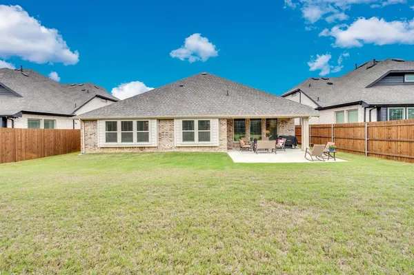 $490,000 | 922 Cardinal Drive, Midlothian, TX 76065