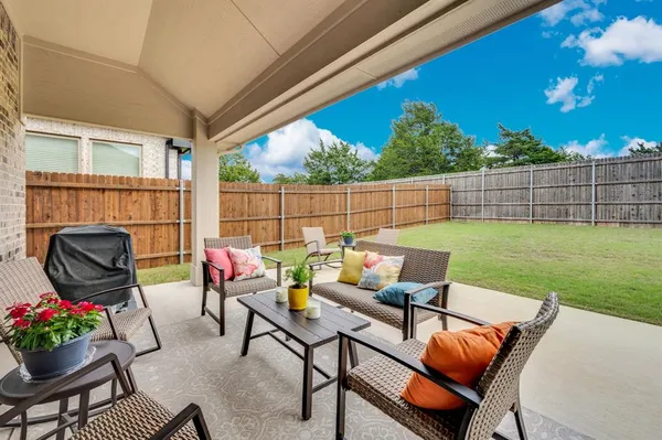 $490,000 | 922 Cardinal Drive, Midlothian, TX 76065