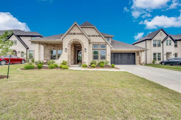 $490,000 | 922 Cardinal Drive, Midlothian, TX 76065