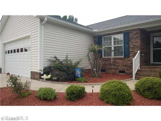 130 Baxter Road Winston-Salem, NC 27107 - Photo 2 of 16 Landscaping.