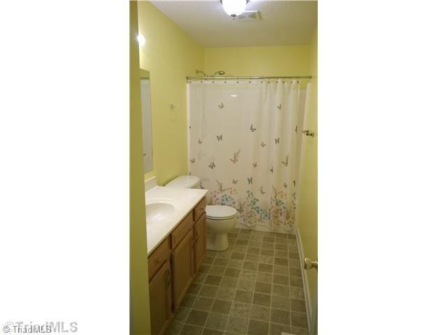 130 Baxter Road Winston-Salem, NC 27107 - Photo 13 of 16 Bath.