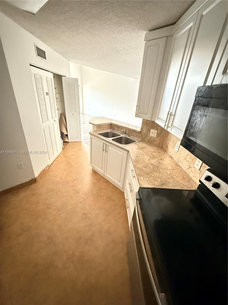 6272 Northwest 186th Street, Unit 301 Hialeah, FL 33015 - Photo 16 of 24