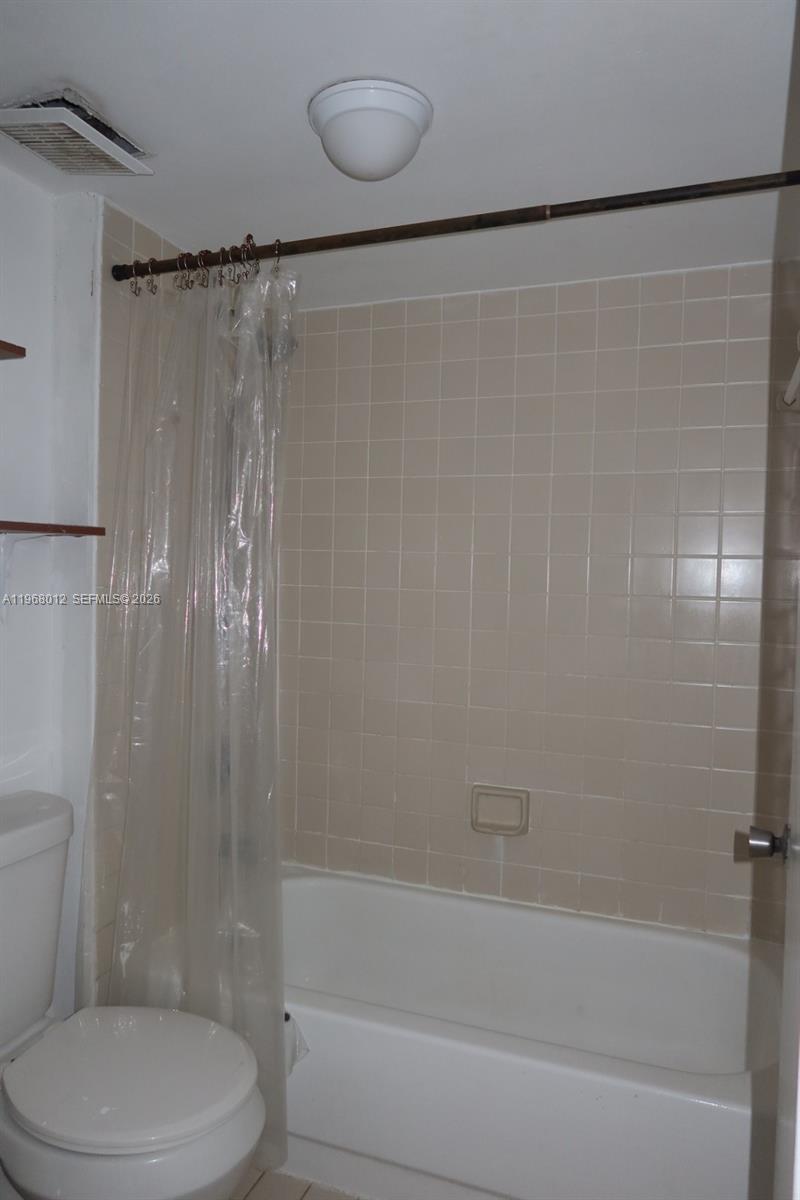 6272 Northwest 186th Street, Unit 301 Hialeah, FL 33015 - Photo 19 of 24