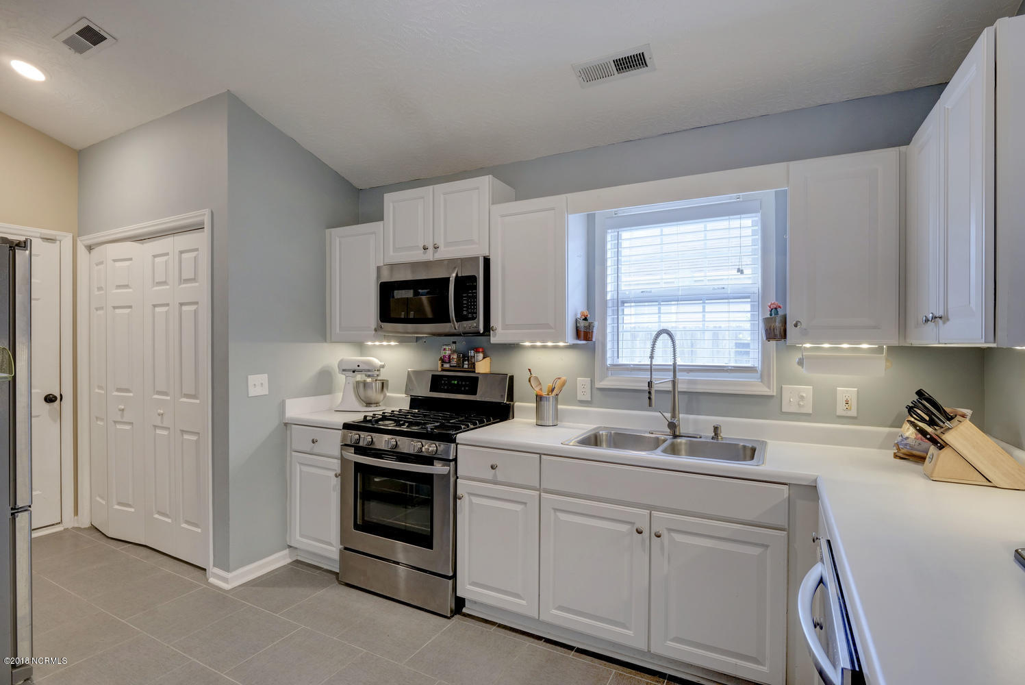 2403 White Road Wilmington, NC 28411 - Photo 11 of 28 2403 White Rd Wilmington NC-large-011-13