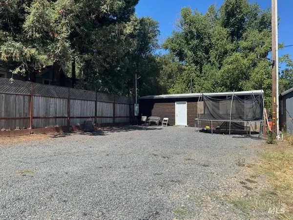 $300,000 | 21031 Redwood Highway, Geyserville, CA 95441