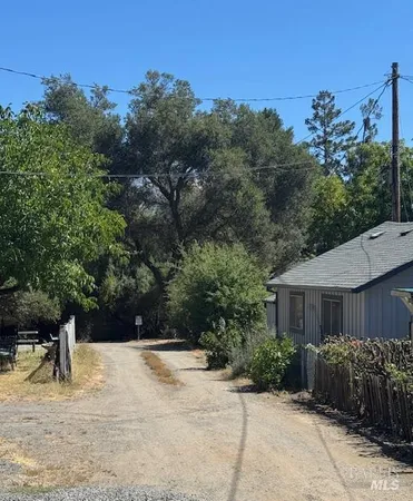 $300,000 | 21031 Redwood Highway, Geyserville, CA 95441