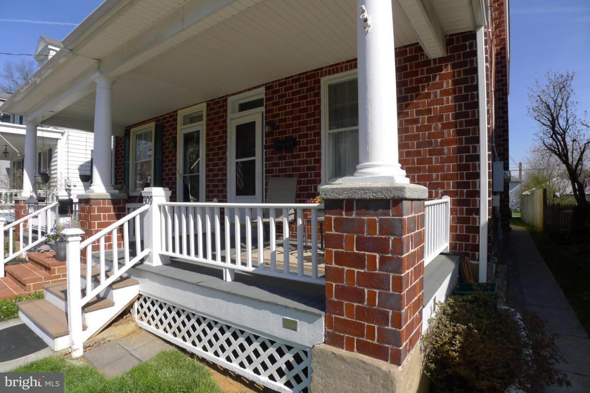 309 Front Street Lititz, PA 17543 - Photo 3 of 22