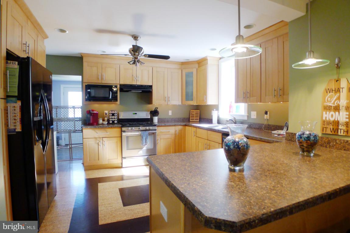 309 Front Street Lititz, PA 17543 - Photo 7 of 22