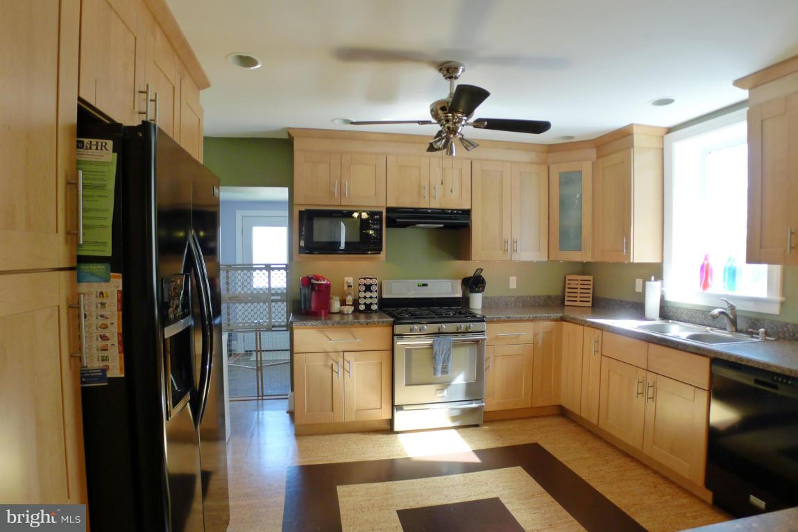 309 Front Street Lititz, PA 17543 - Photo 8 of 22