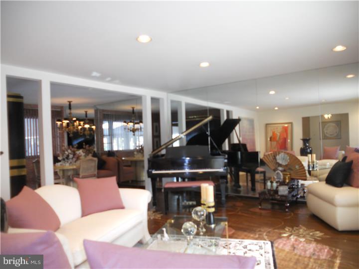 3848 Sidney Road Huntingdon Valley, PA 19006 - Photo 3 of 17 Gallery Image 3