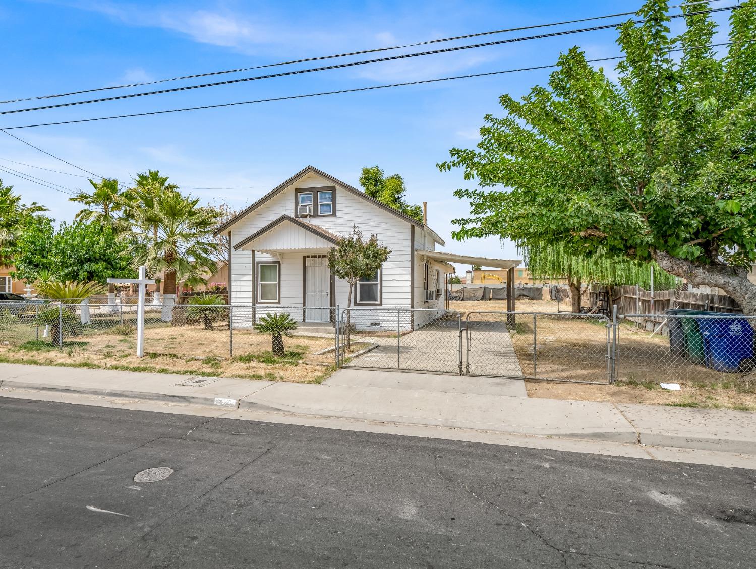 1564 East Myrtle Avenue Reedley, CA 93654 - Photo 3 of 26 Gallery Image 3