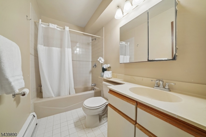 19 Kensington Road, Unit 19H Chatham, NJ 07928 - Photo 11 of 24