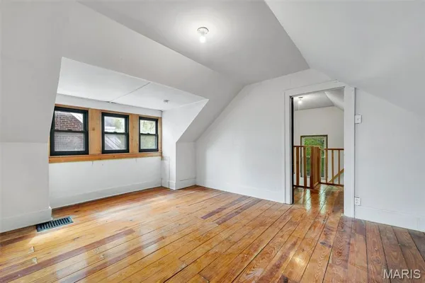 $259,900 | 439 North Laclede Station Road, St. Louis, MO 63119