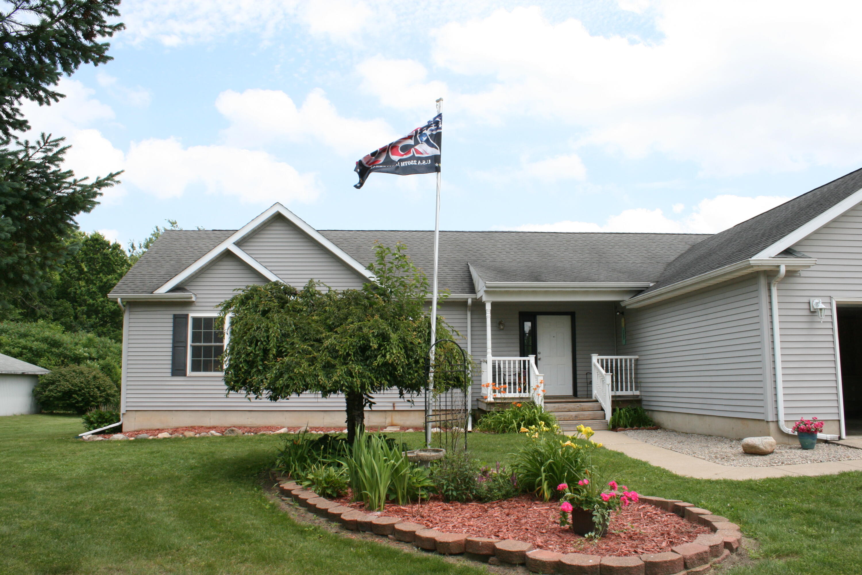 14021 Pardee Road Buchanan, MI 49107 - Photo 4 of 71 IMG_9200