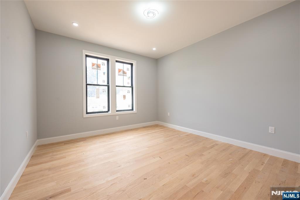 412 Gregory Road Paramus, NJ 07652 - Photo 22 of 45 Gallery Image 22