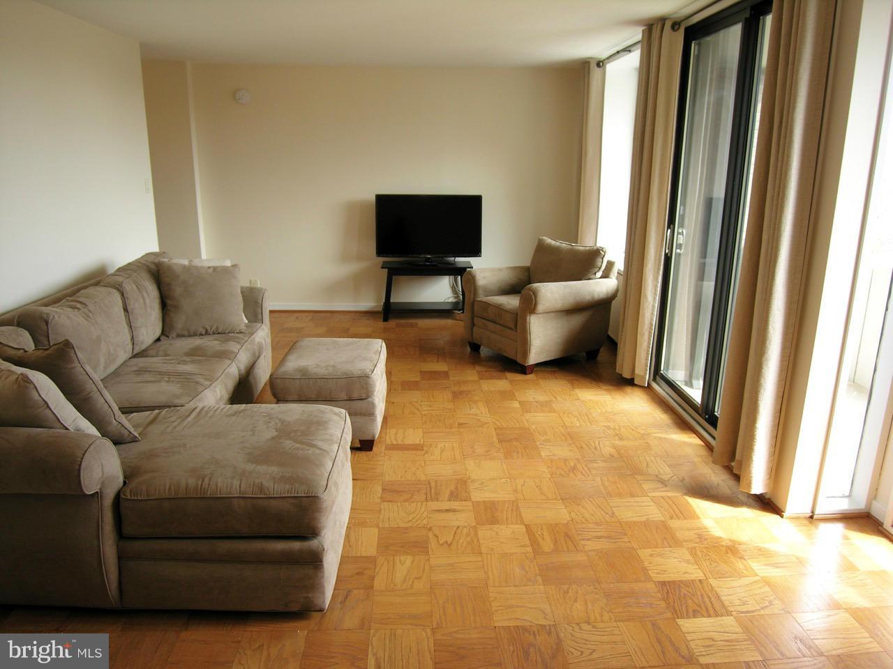 1245 4th Street Southwest, Unit E511 Washington, DC 20024 - Photo 3 of 25 Ample Living Space