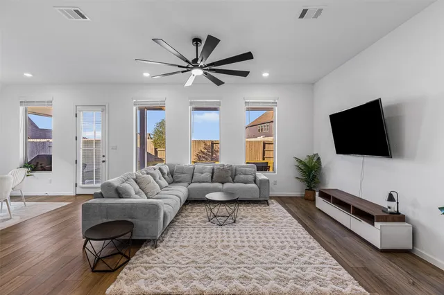 $469,900 | 2331 Peach Oak Crossing, Manvel, TX 77578