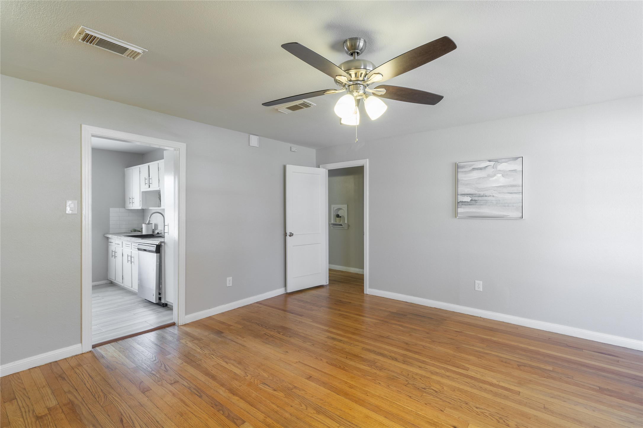 313 Evans Street Angleton, TX 77515 - Photo 2 of 15 Gallery Image 2