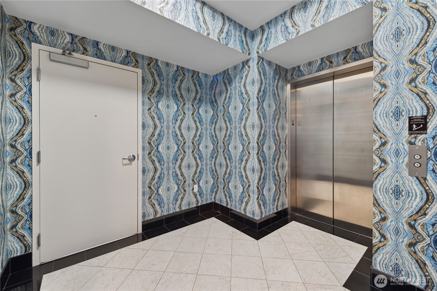 1920 4th Avenue, Unit 2702 Seattle, WA 98101 - Photo 2 of 40 a view of an entryway