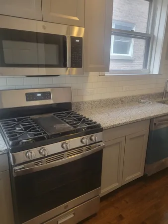 $1,600 | 7918 South Essex Avenue, Unit 3, Chicago, IL 60617