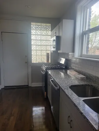 $1,600 | 7918 South Essex Avenue, Unit 3, Chicago, IL 60617