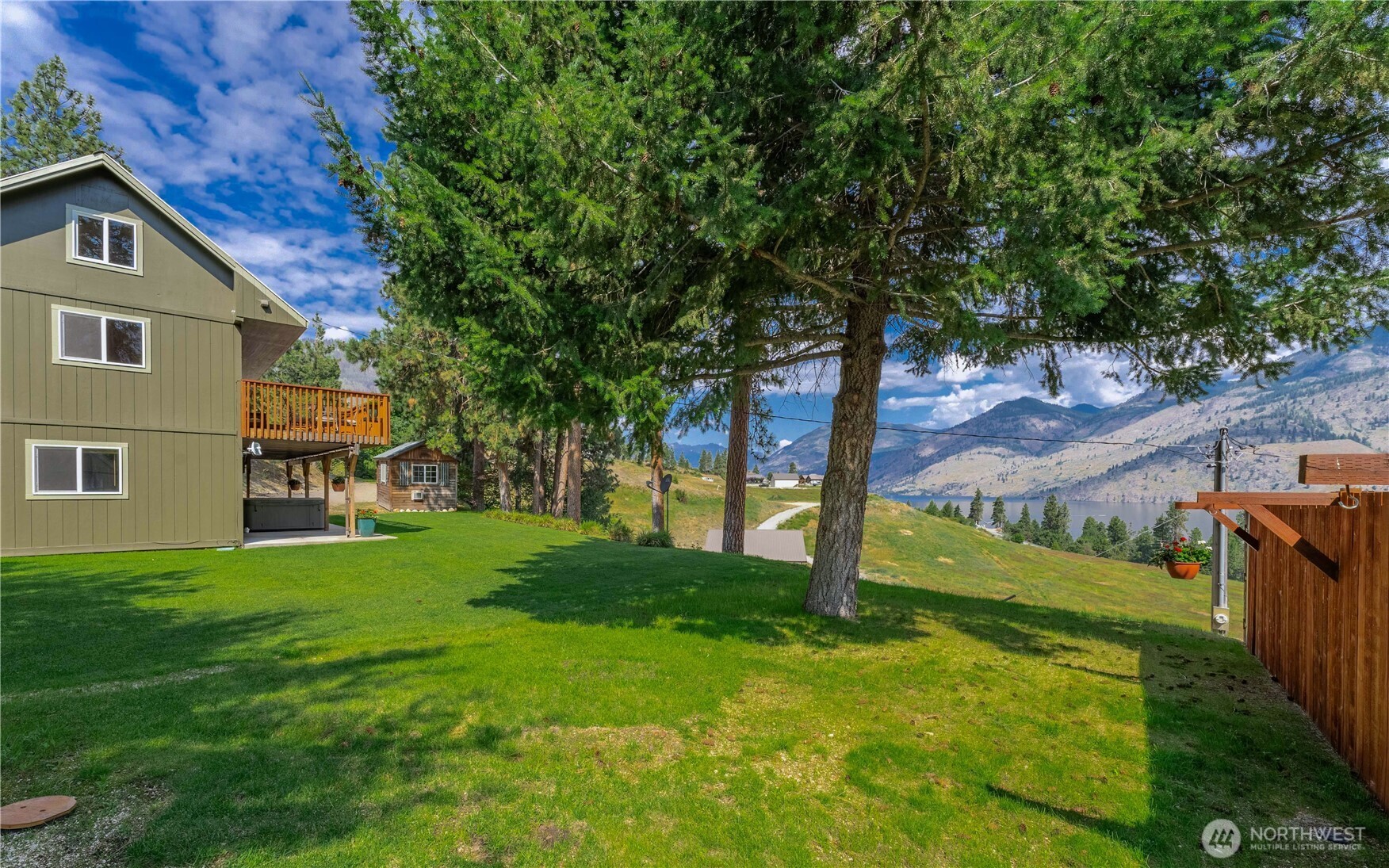 52 Reflection Lane Chelan, WA 98816 - Photo 14 of 40