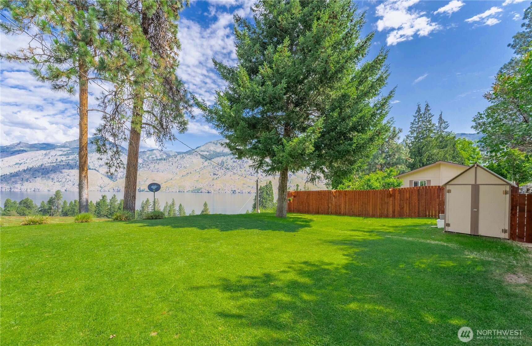 52 Reflection Lane Chelan, WA 98816 - Photo 15 of 40