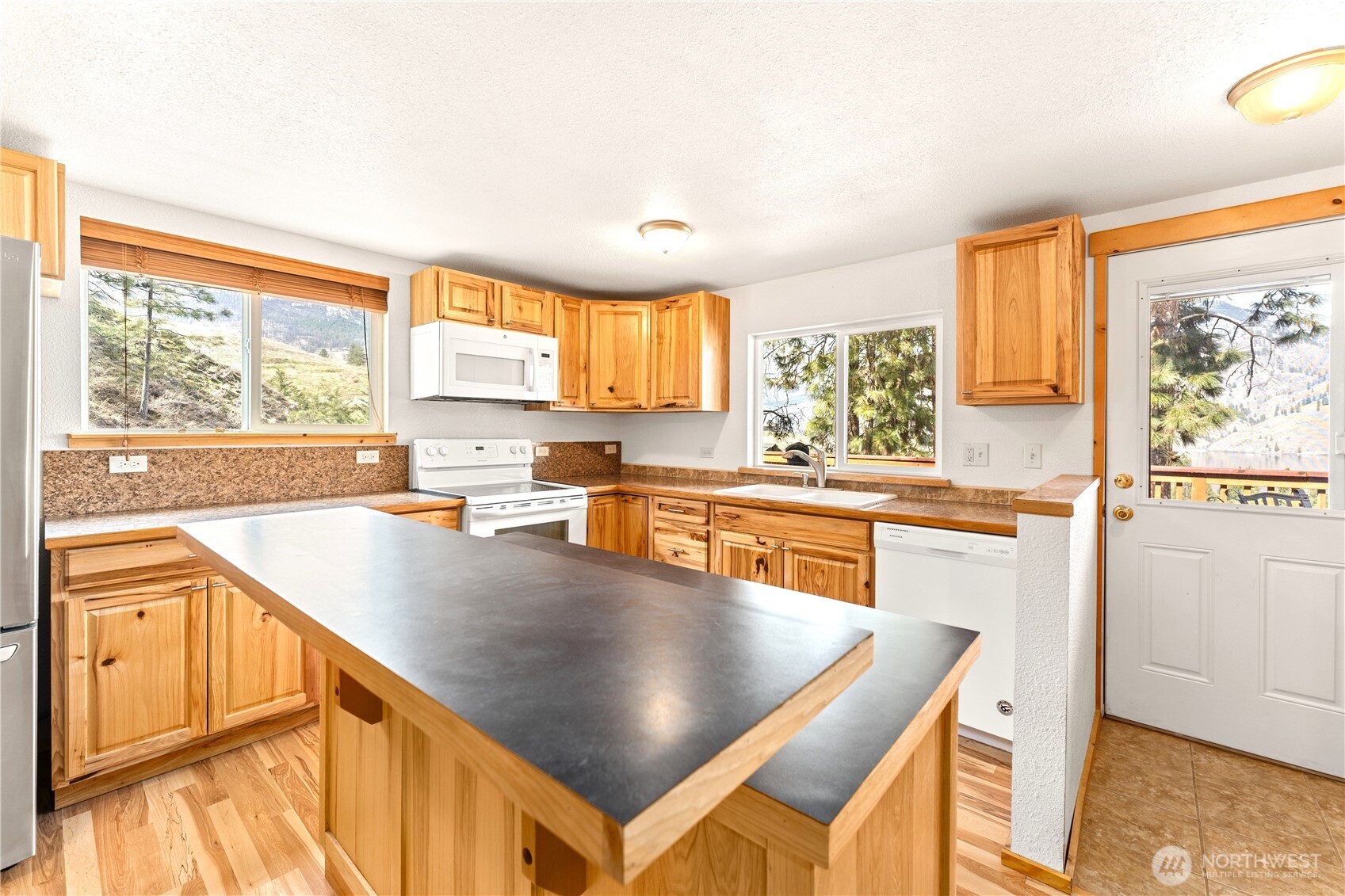 52 Reflection Lane Chelan, WA 98816 - Photo 19 of 40
