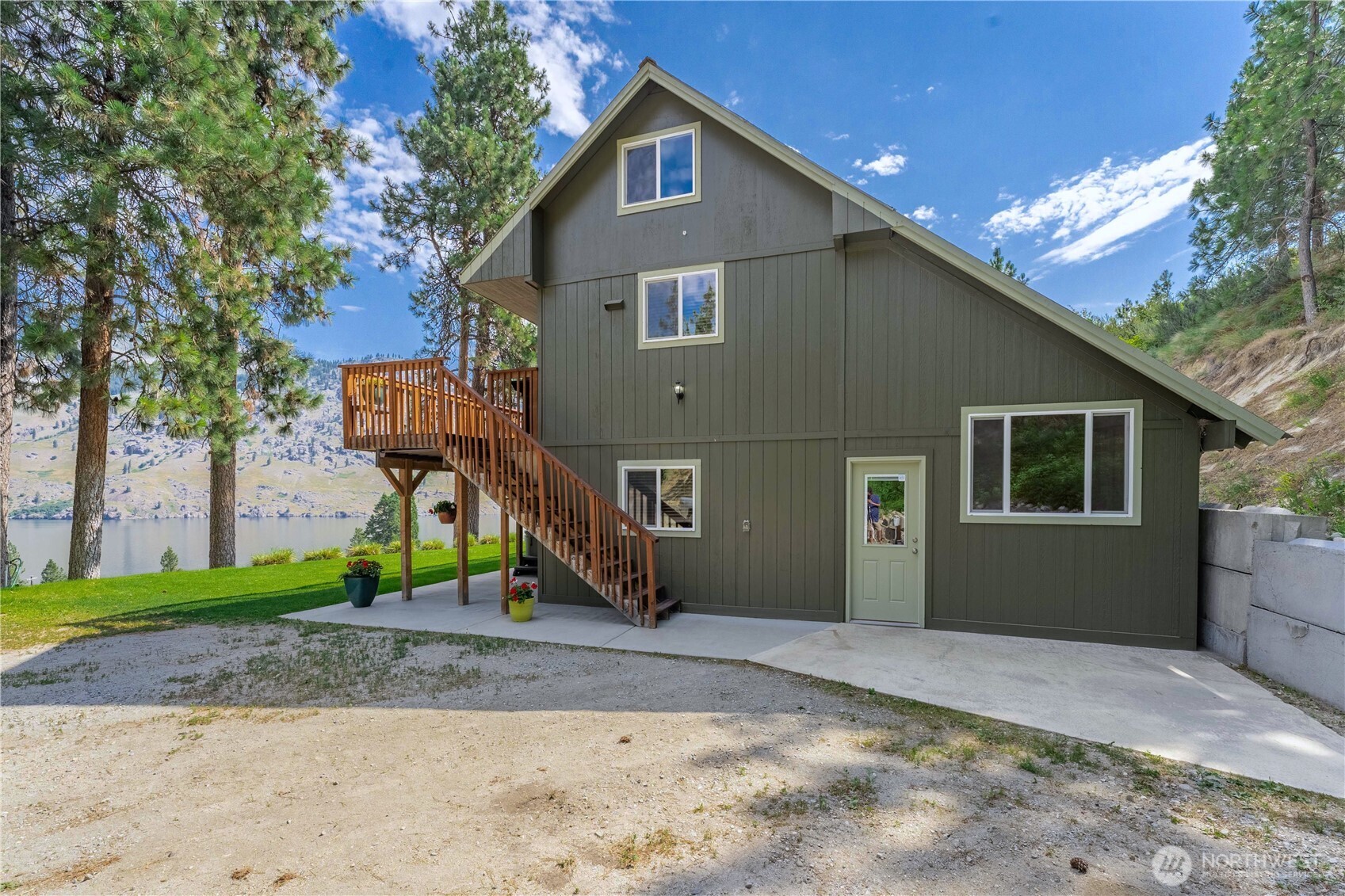 52 Reflection Lane Chelan, WA 98816 - Photo 5 of 40