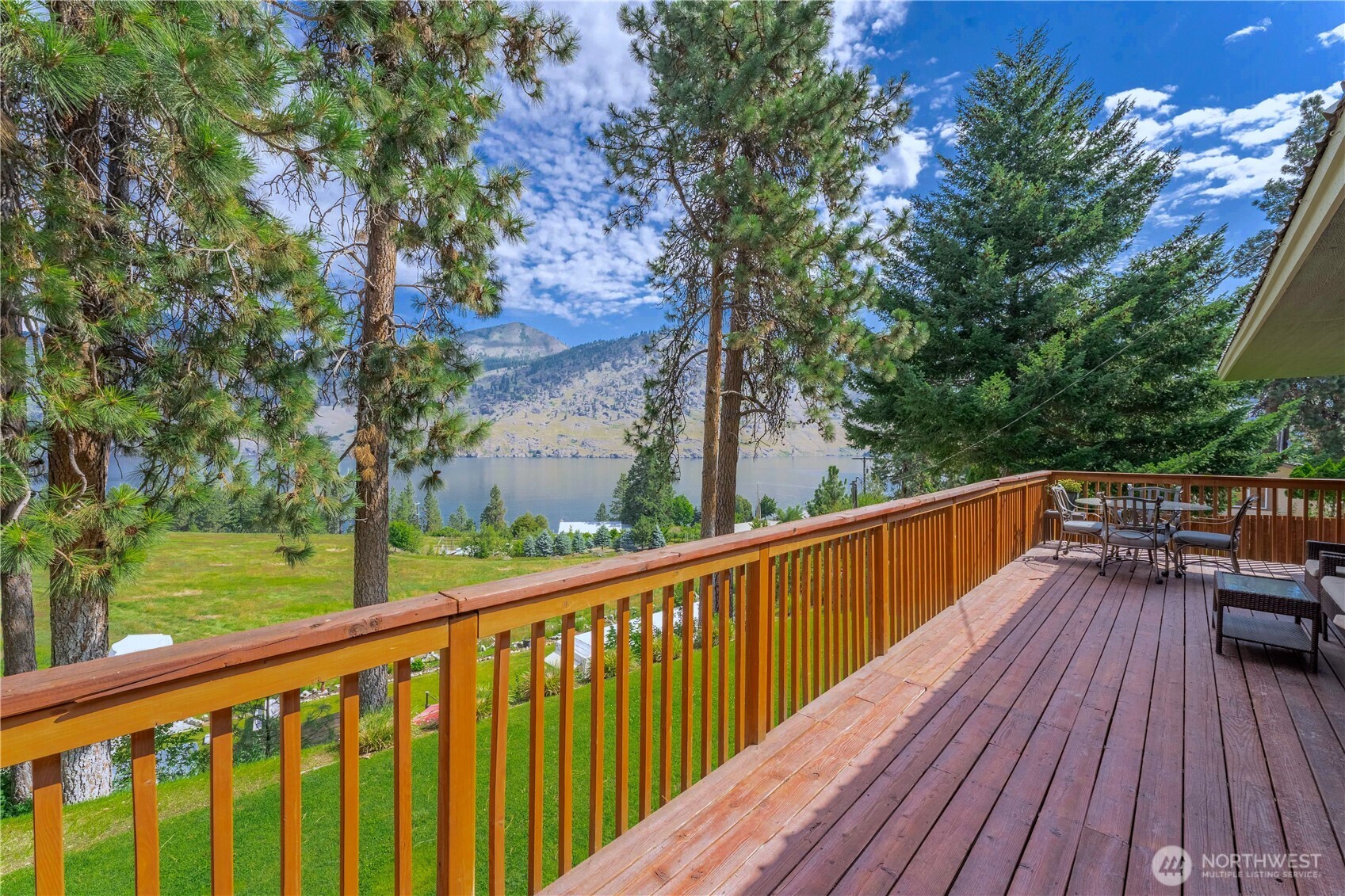52 Reflection Lane Chelan, WA 98816 - Photo 10 of 40