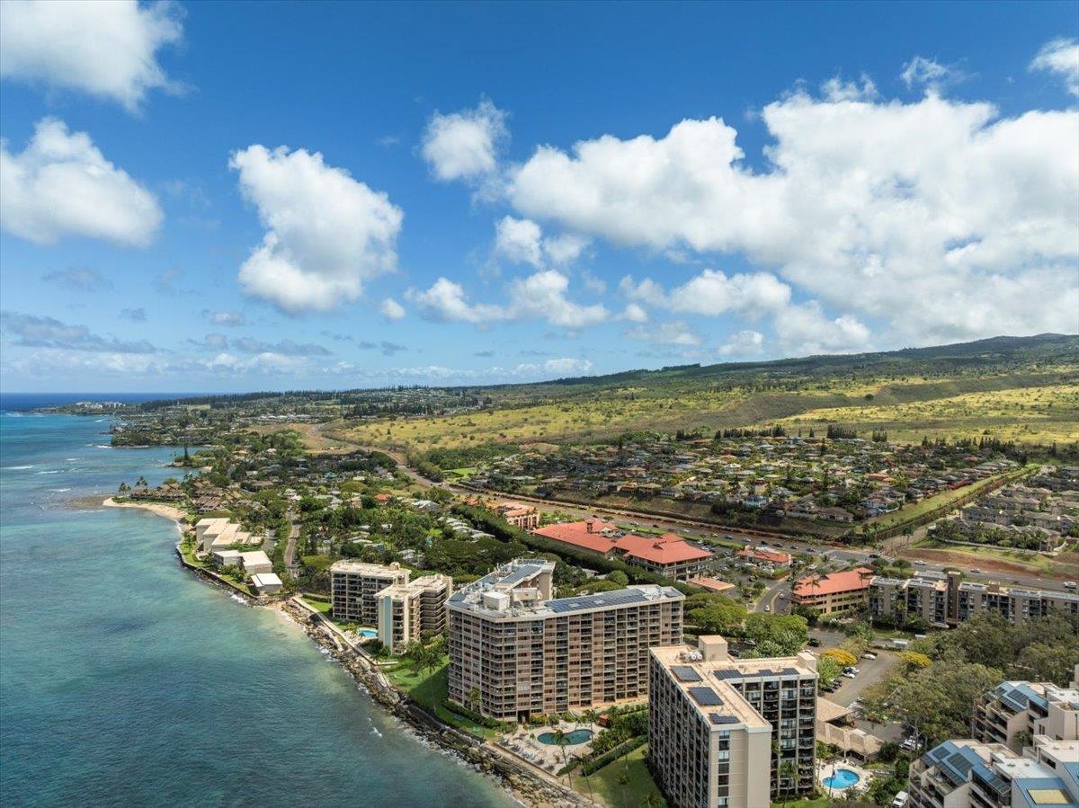 4365 Lower Honoapiilani Road, Unit 907 Lahaina, HI 96761 - Photo 6 of 23 a view of a city