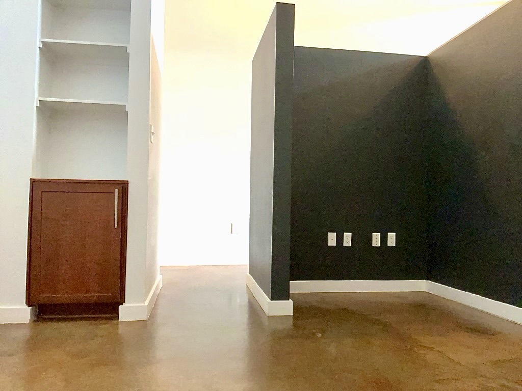 1601 East Cesar Chavez Street, Unit 306 Austin, TX 78702 - Photo 7 of 19 a view of an empty room