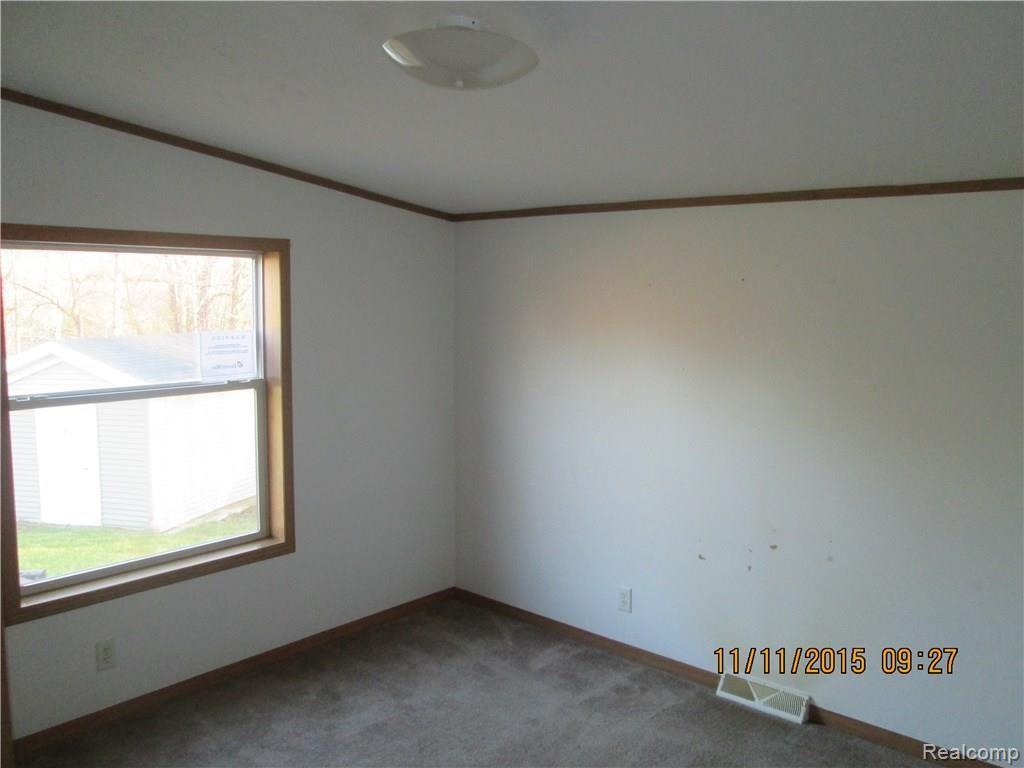 8330 Jordan Road Yale, MI 48097 - Photo 9 of 46 IMG_4052.JPG